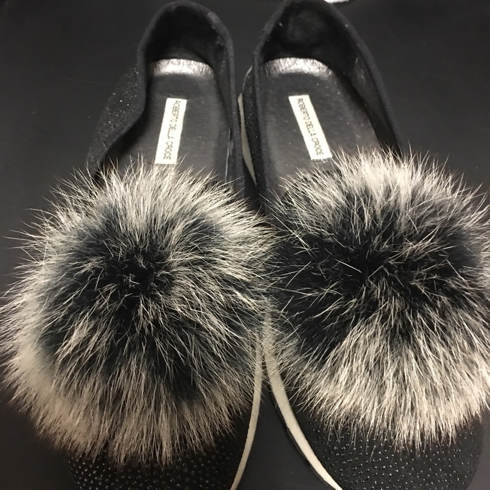 Shoes with furs